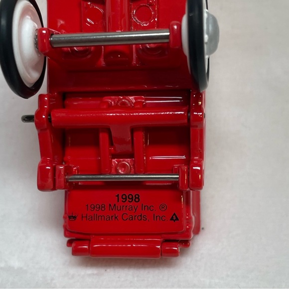 Tractor and Trailer Hallmark Ornament - Picture 3 of 15